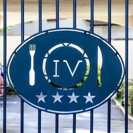 Restaurant Ivan Vautier מלון 5*